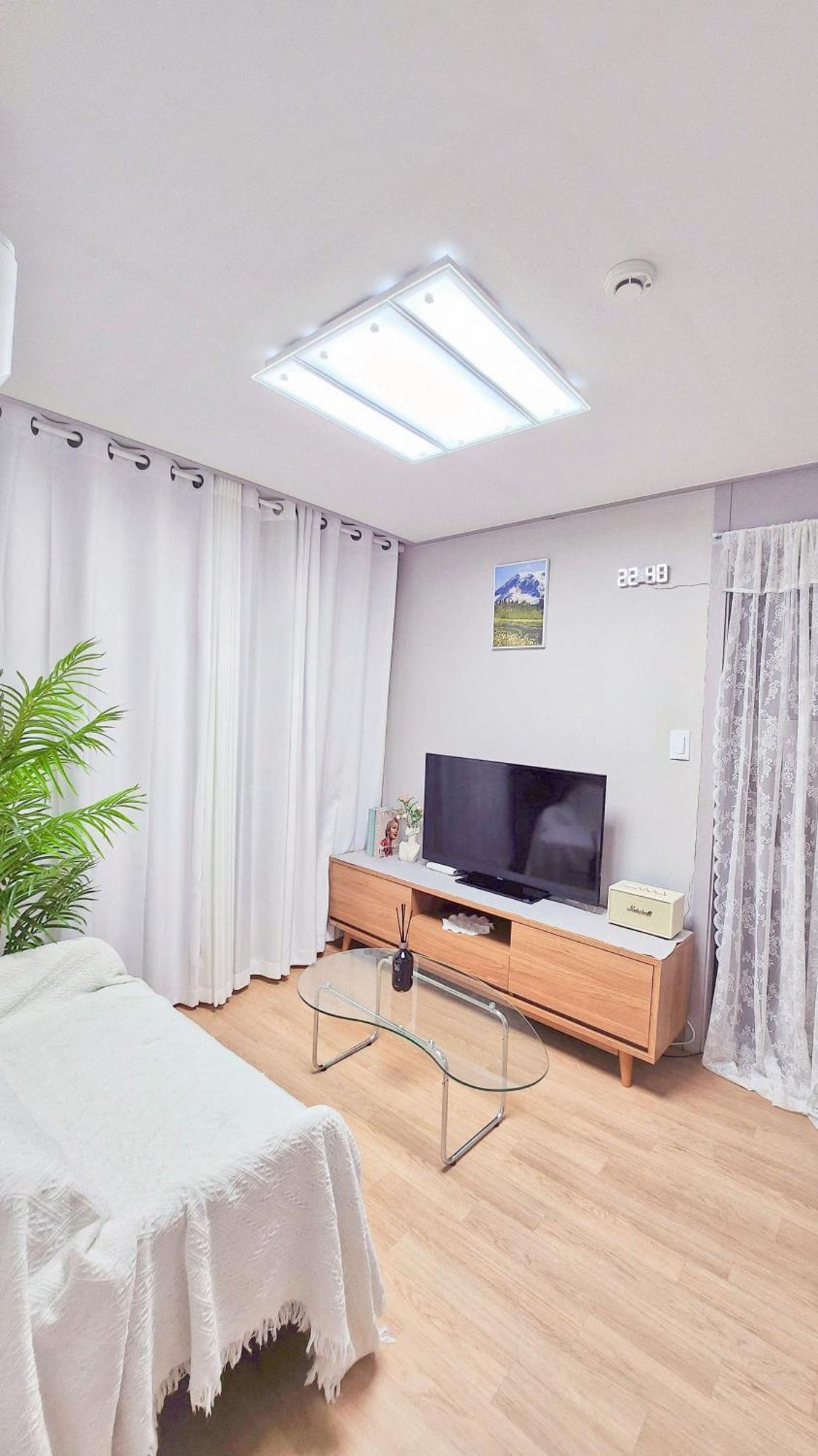 Artistay #6 - Pet Friendly - 1 - Party - Sillim Station Danggok Station - 2 Person *